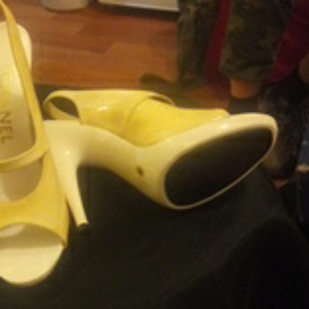 Shoes - Picture 3 of 3